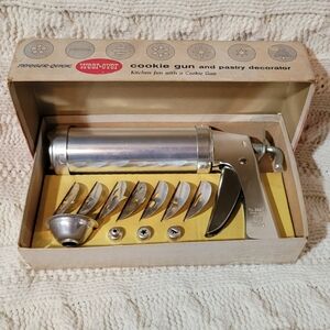 Wear-Ever Trigger Cookie Gun & Pastry Decorator Complete Set in Original Box